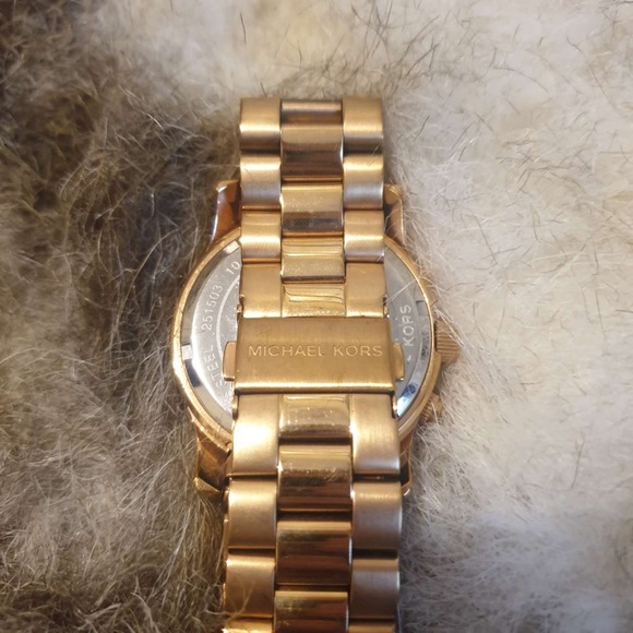 Michael Kors Watch - Picture 2 of 2
